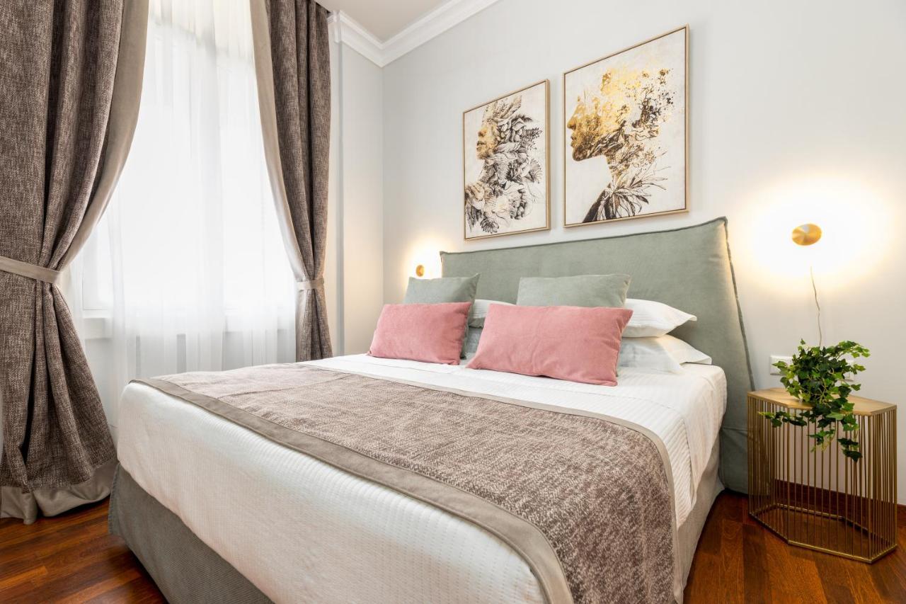 Asty Luxury Apartments Atenas Exterior foto